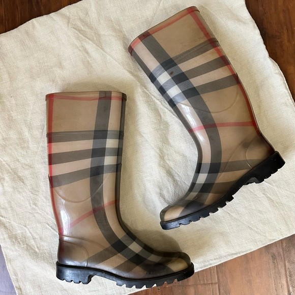 AUTHENTIC BURBERRY LONDON Mid-Calf Rain Boots in Signature Plaid - Picture 3 of 11